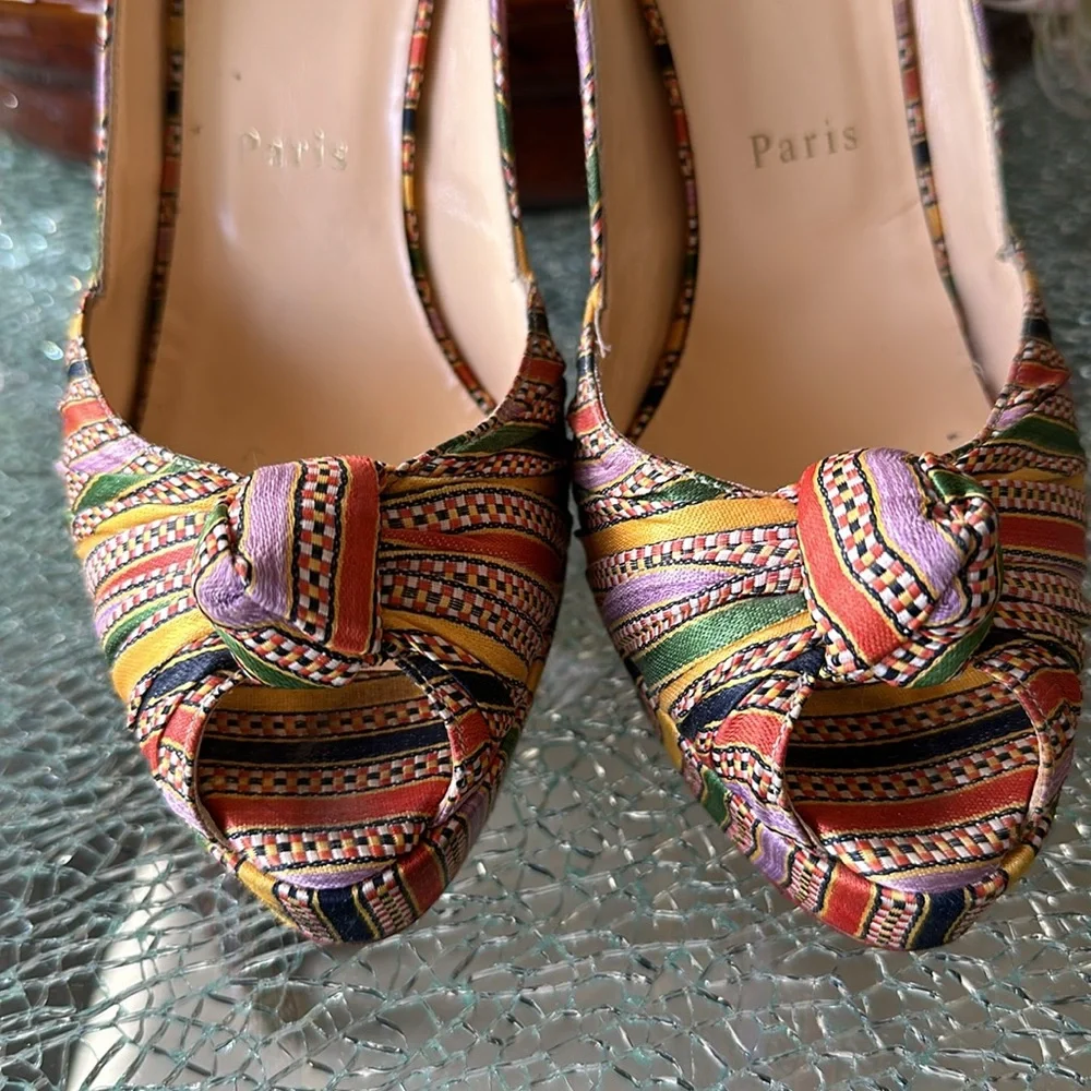 BEAUTIFUL CHRISTIAN LOUBOUTIN SILK FABRIC STILETTOS, 39.  GUC - Picture 2 of 11